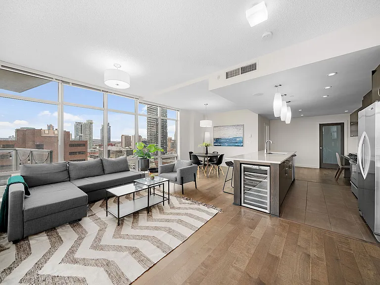 530 12th Ave SW #1201 — Photo 7