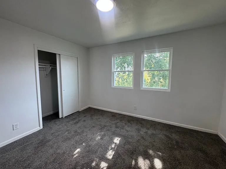1125 Little Bay Ave — Photo 9