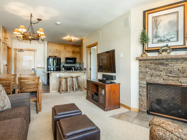 4000 Meridian Blvd #413, Mammoth Lakes, CA 93546