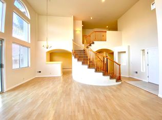 8 Lewis Cir, Salinas, CA 93906