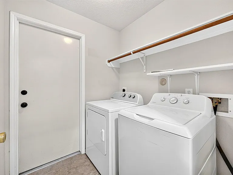 18631 Cypress Lake Village Dr — Photo 13