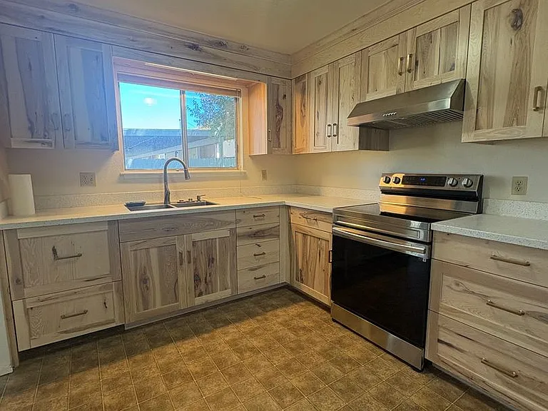 2702 W Modoc Ct — Photo 2