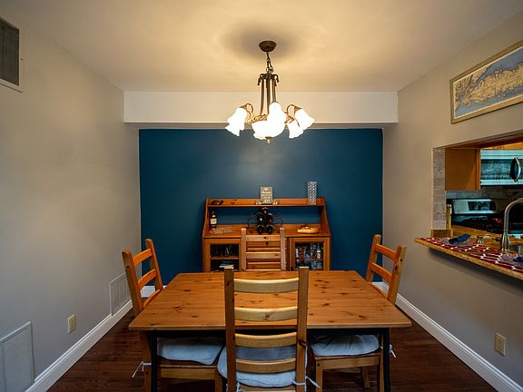 Dining Room Accent Wall