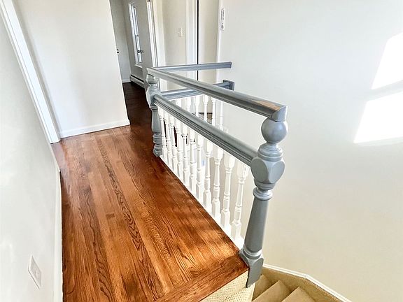 5th image of 48 Stafford St #16479356