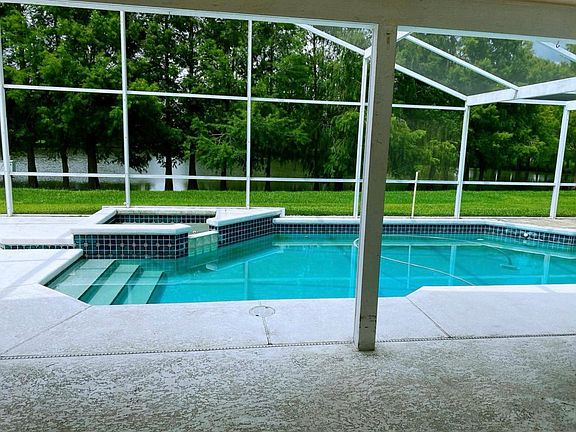 3rd image of 2831 Rolling Broak Dr