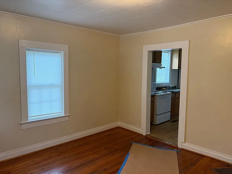 348 Dixie Broadway — Photo 2