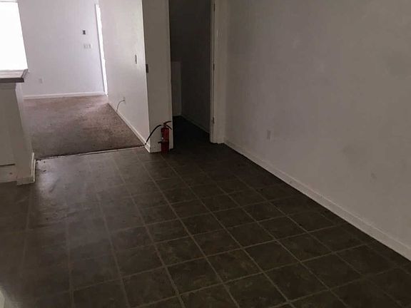 3rd image of 2328 Horne Ave