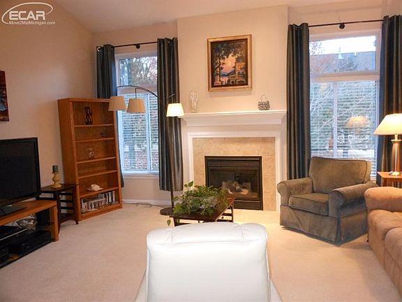 4th image of 4486 Maple Creek Dr