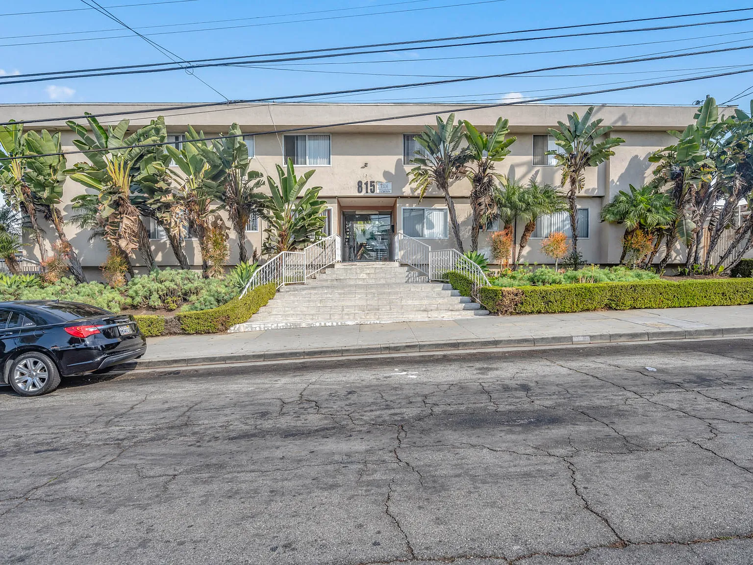 815 Victor Ave — Photo 2