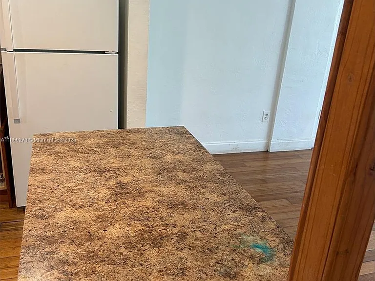 2175 NE 170th St #202 — Photo 3