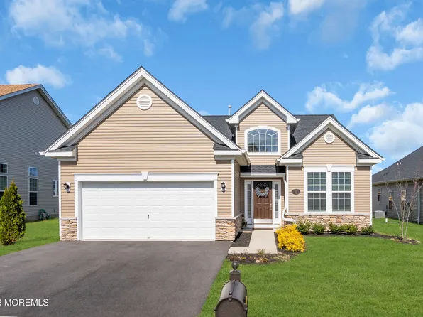 8 Garden Path, Barnegat, NJ 08005