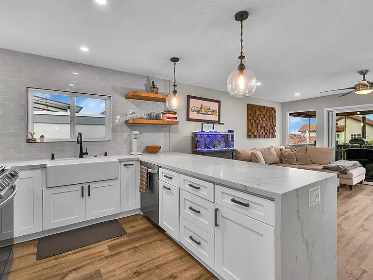 2369 Loring St — Photo 13