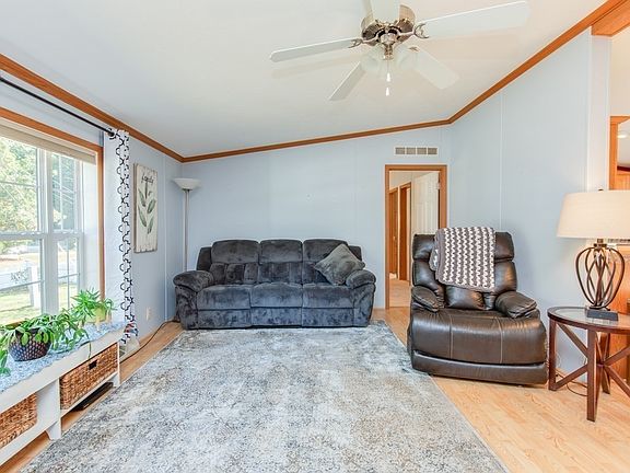 5th image of 58 Campbell St