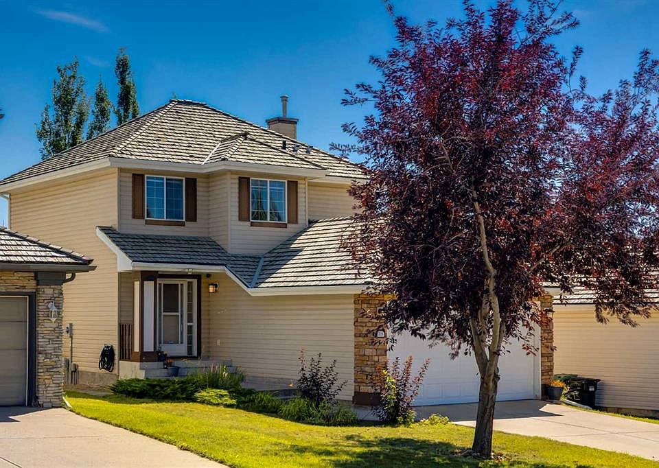 1st image of 38 W Spring Cres SW