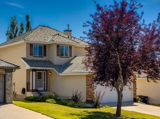 38 W Spring Cres SW, Calgary, AB T3H3V2
