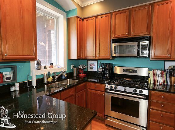 3rd image of 3711 N Southport Ave