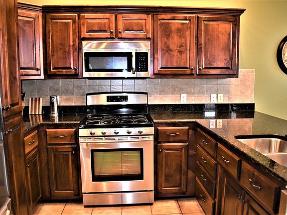 3rd image of 2903 Woodgate Dr
