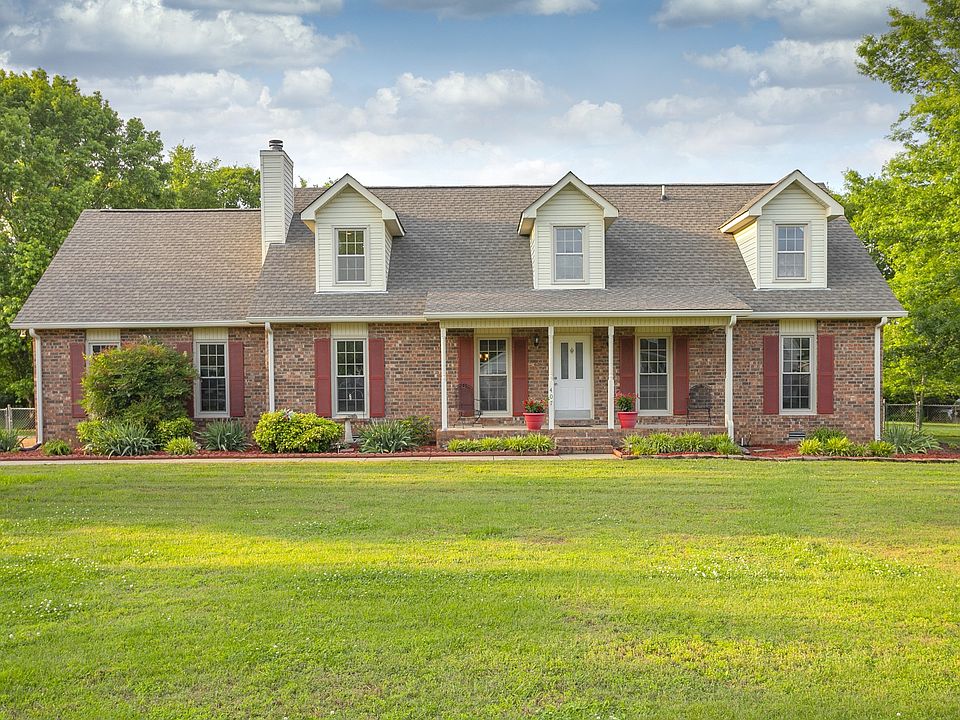 1st image of 407 Emily Dr