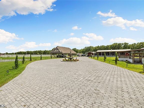 4th image of 49033 Bermont Rd