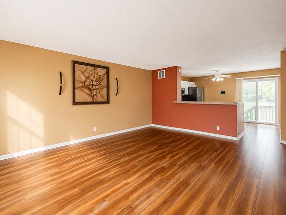 4th image of 593 Lazelle Rd