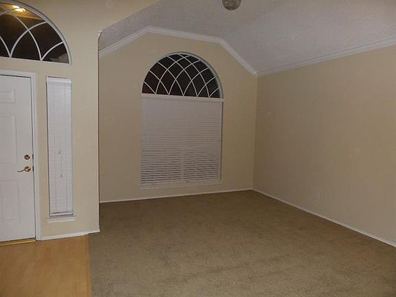 5th image of 2304 Henley Ct