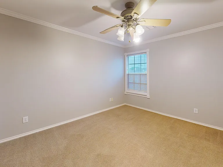 1423 Cool Springs Dr — Photo 26