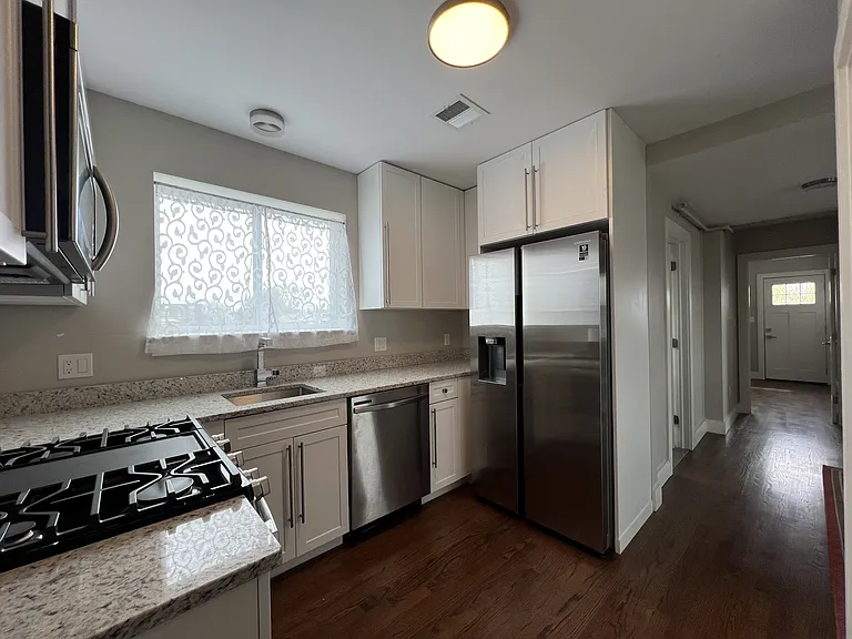 112 Broadway #3 — Photo 2