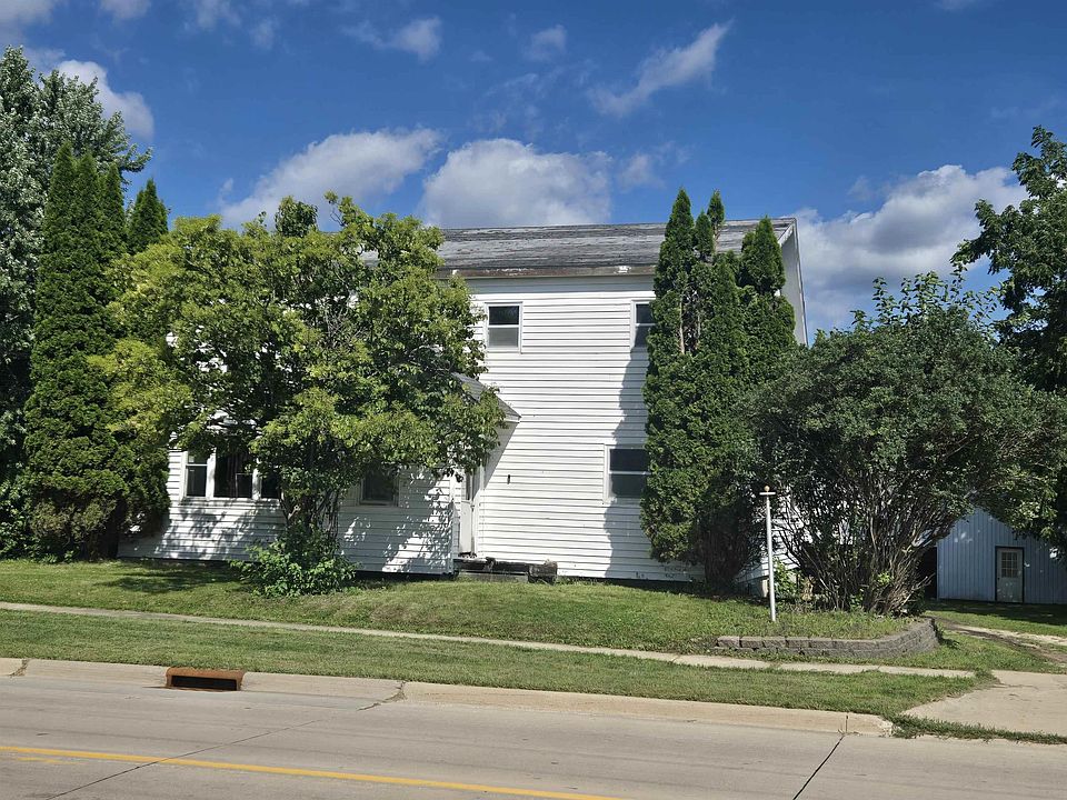 1st image of 404 Elkader St