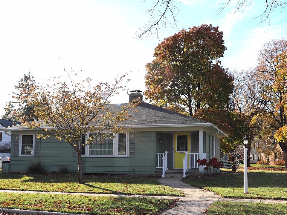 1st image of 10 Forest Park Blvd
