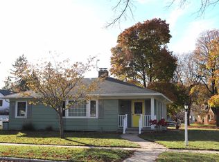 10 Forest Park Blvd, Janesville, WI 53545