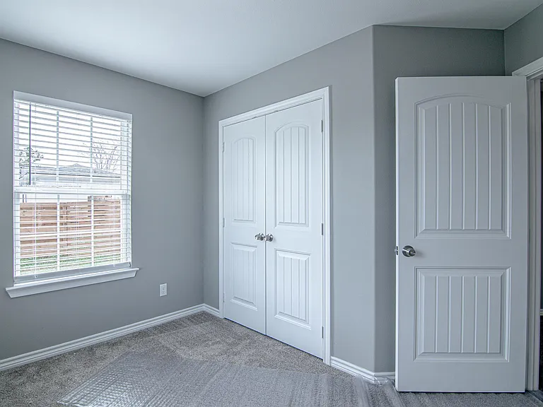 100 Shorewood Dr — Photo 17