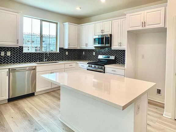 3rd image of 1862 Red Willow Way