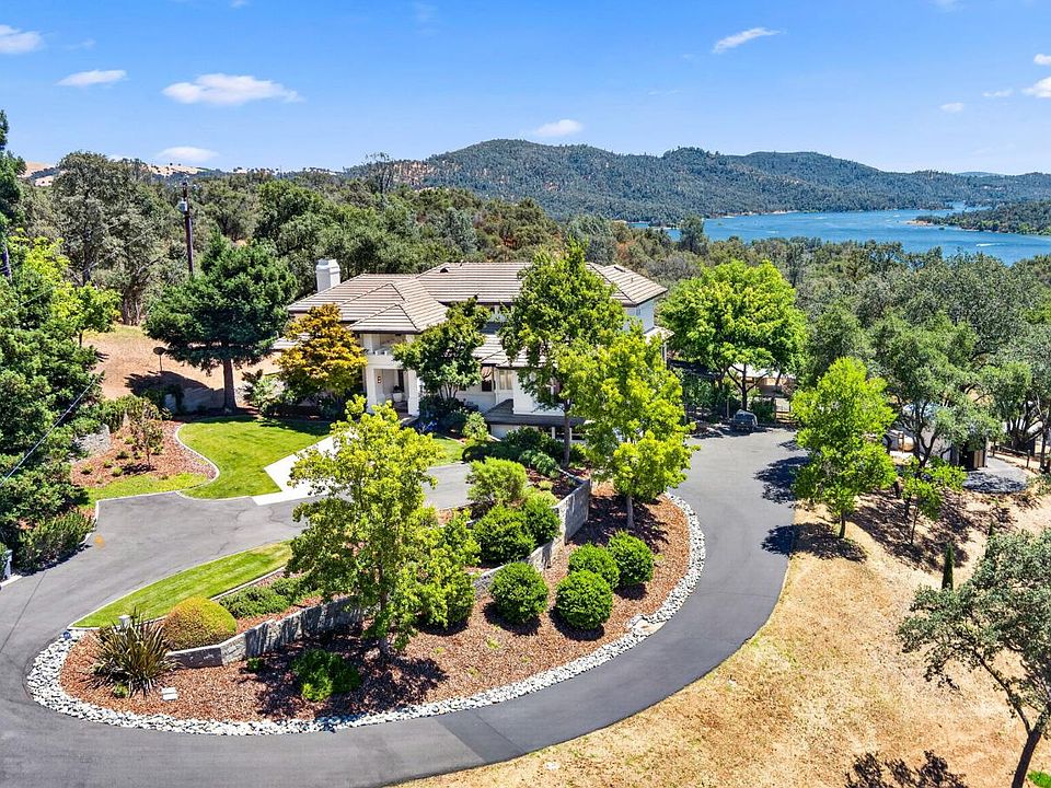1st image of 10100 Tierra Del Lago Pl
