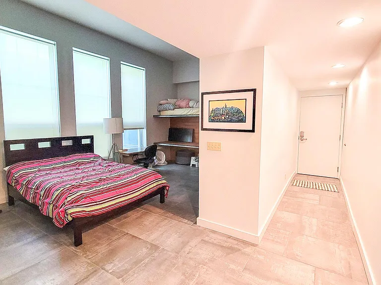 208 W Superior St #230 — Photo 5