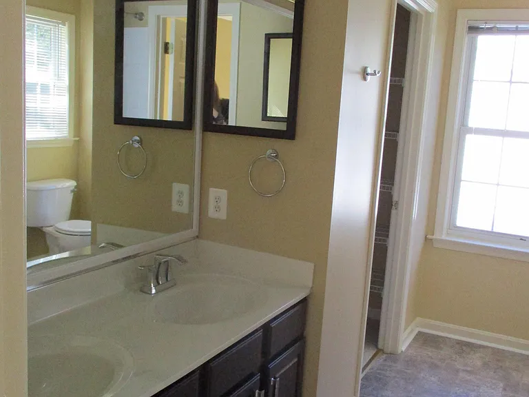 11102 Spring Meadow Blvd — Photo 4