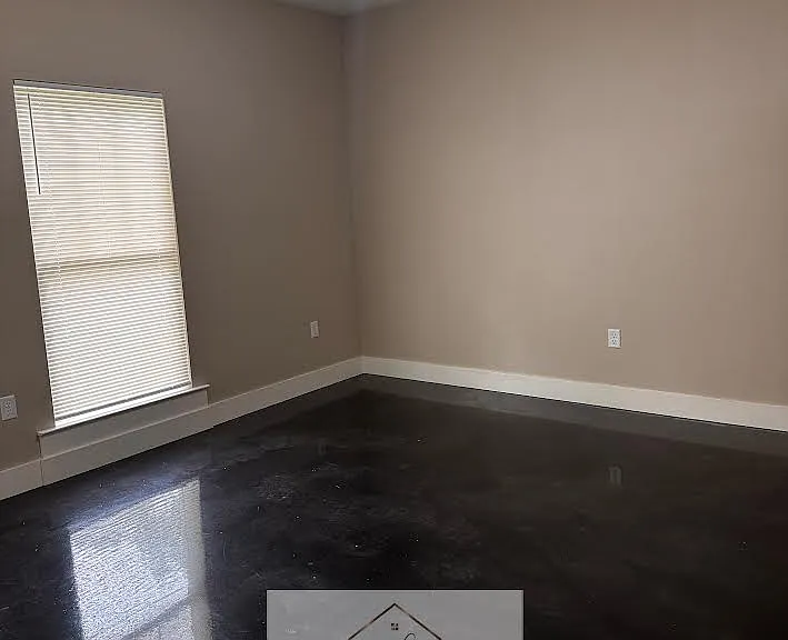 1716 College Ave — Photo 6