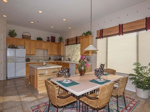 Breakfast Room-Kitchen