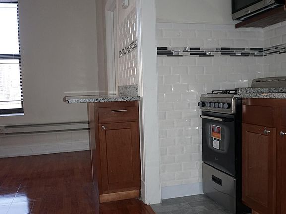 4th image of 622 W Patterson Ave APT 1A