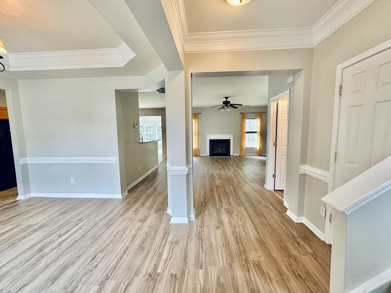 4 bed, 2.5 bath, 2710 sqft, $2,650 — Photo 3