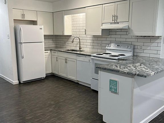 3rd image of 1712 Royal Hill Dr #B