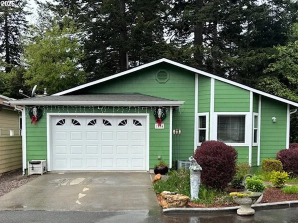 1484 Seacrest Ln, Brookings, OR 97415