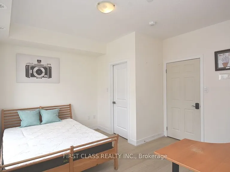 88 William Duncan Rd — Photo 11