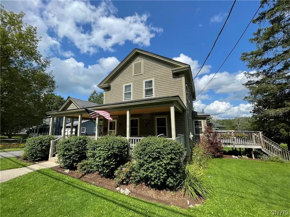 24 Chenango St, Cazenovia, NY 13035