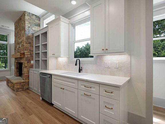 5th image of 30 Villa Vis Unit 1