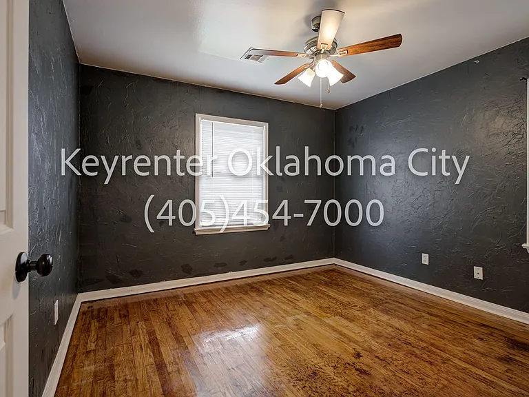 1622 W Britton Rd — Photo 19