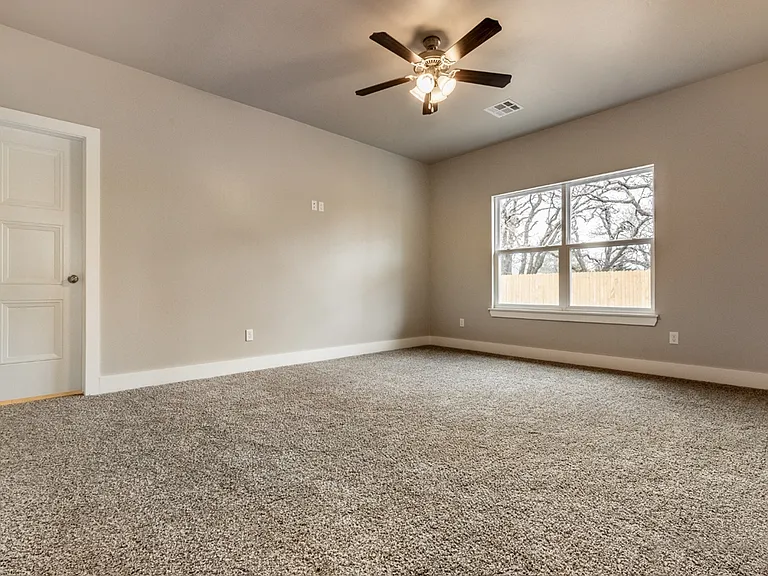 2541 Fallview Dr — Photo 8