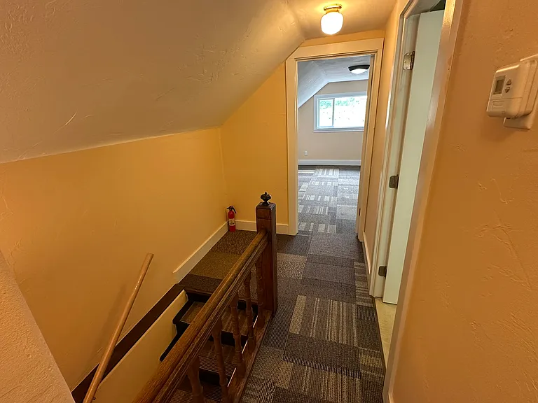 314 E 3rd St — Photo 4