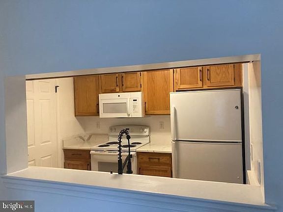 5th image of 5708 Olde Mill Ct Unit 126