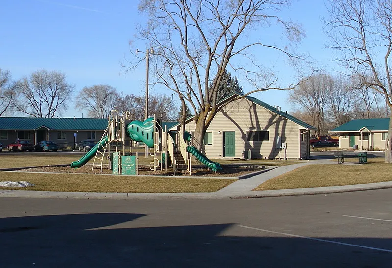 Riverbend Court — Photo 2