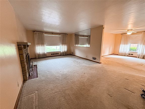4th image of 2218 Cypress Dr